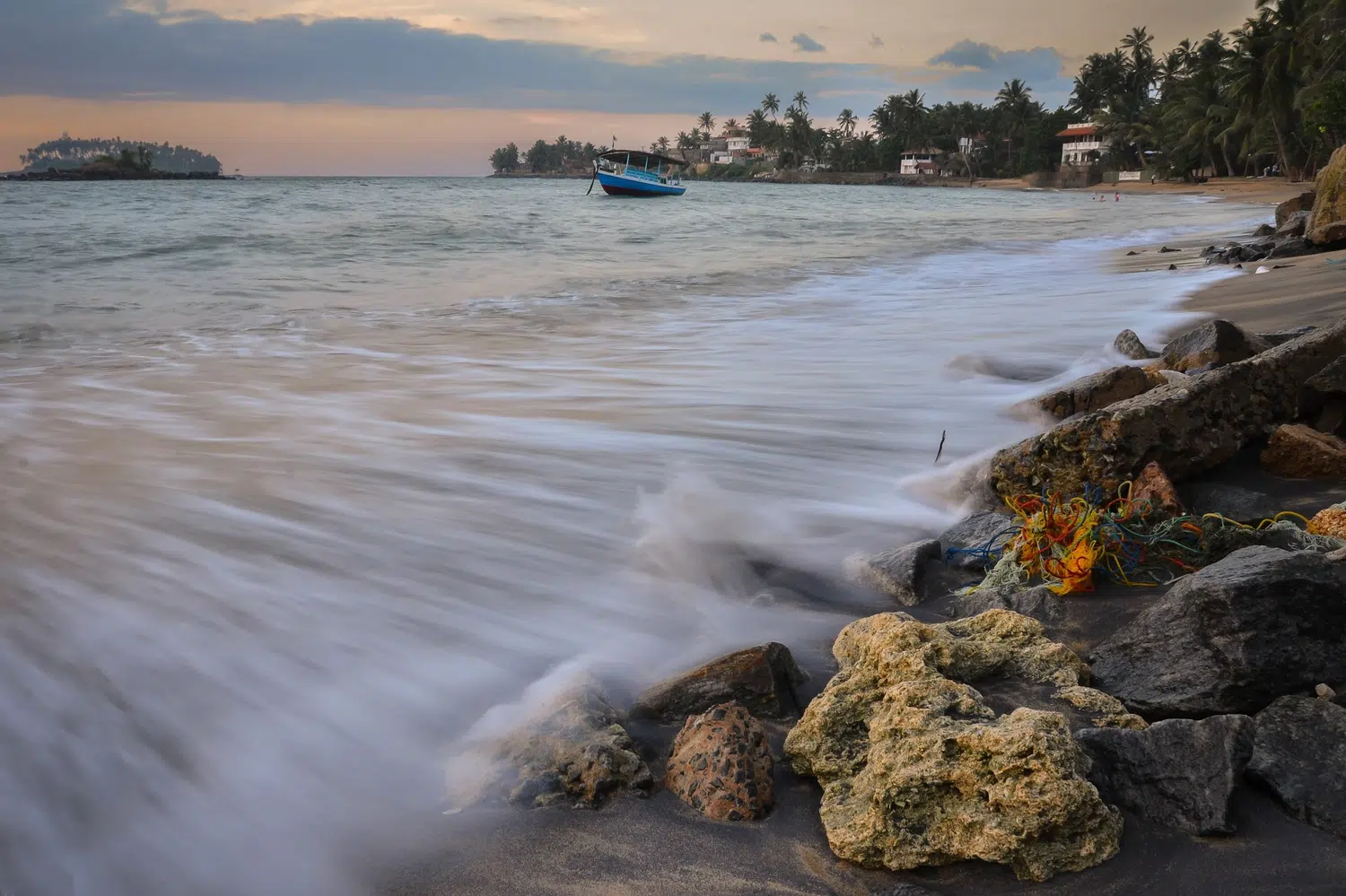 Palm-fringed Sri Lanka beach and coastal scenery for Sri Lanka private day tour with Trustker