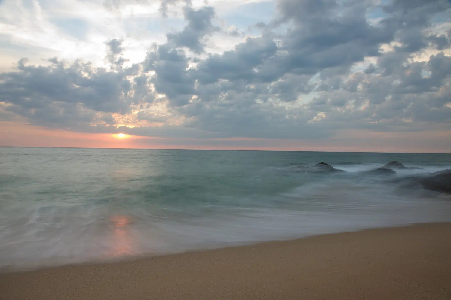 Sri Lanka palm-fringed beach and coastal scenery for Slow Hills and Tea Country